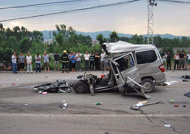 交通事故.jpg