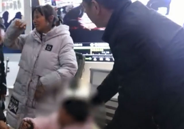 云南被拐女孩被救2.jpg