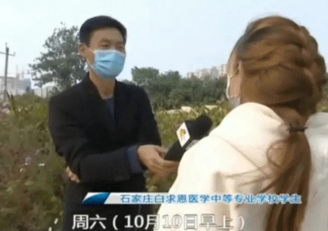 醉酒男老師大鬧女生寢室2.jpg