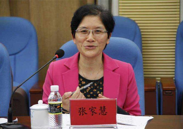 身家百億副院長(zhǎng)二姐打舉報(bào)人被拘1.jpg