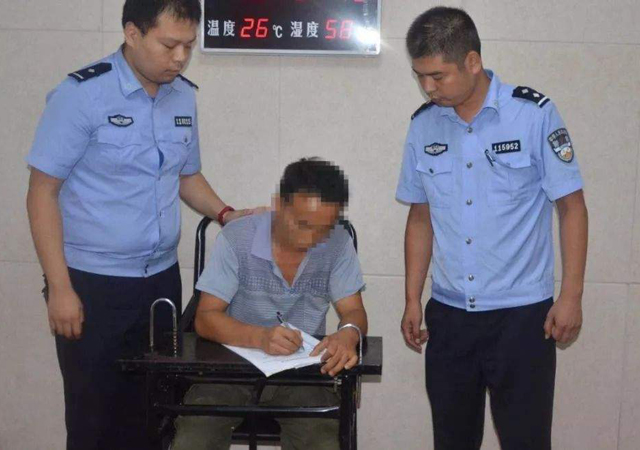 毆打8歲男童嫌疑人已被刑拘2.jpg