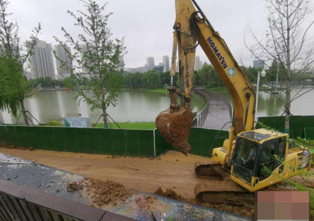 秦淮河河堤違建涉事9人被處理2.jpg