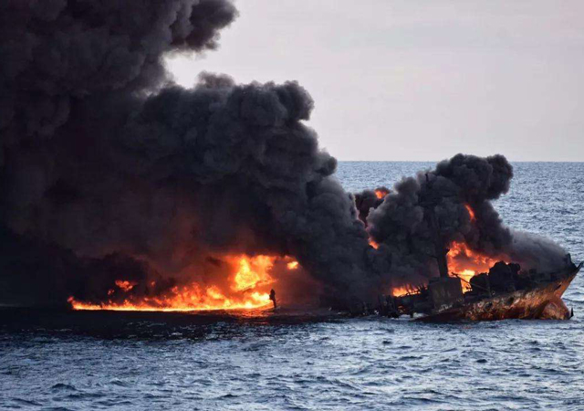 長江口以外水域兩船碰撞14人失蹤1.jpg