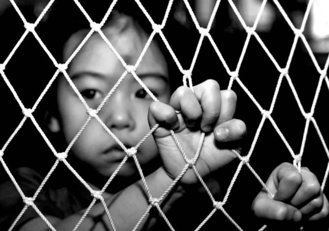 9歲姐姐阻止陌生女子帶走弟弟被打4.jpg