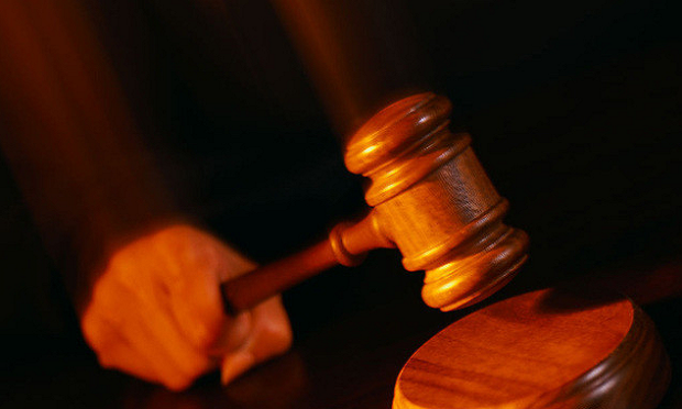 校長靠榮譽(yù)證書免刑法律依據(jù)何在