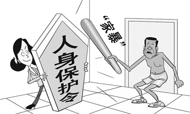 反家暴法實(shí)施首日6旬女子獲保護(hù) 丈夫跪地求和