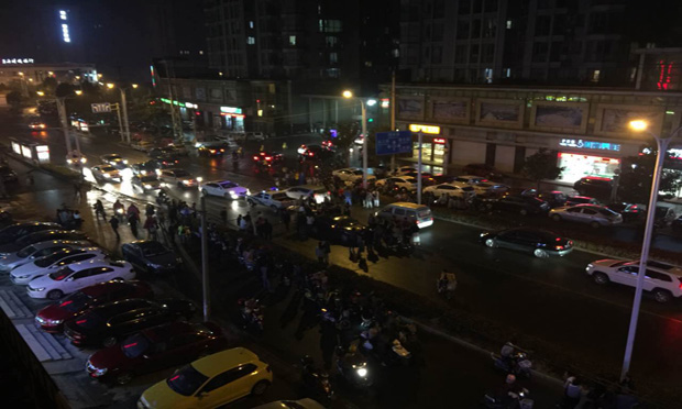 女子被撞后遭3車碾軋 3名逃逸司機擔何責引熱議