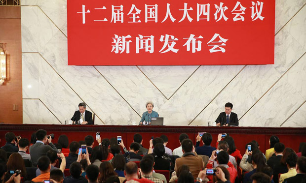 制定或修訂各項法律要加強(qiáng)反腐敗內(nèi)容