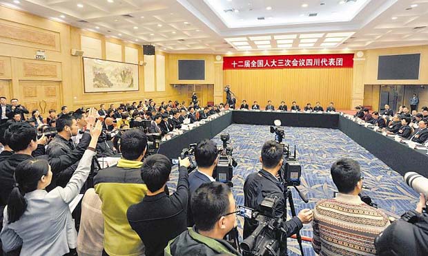 王東明：四川肅清了周永康對政治生態(tài)造成的惡劣影響