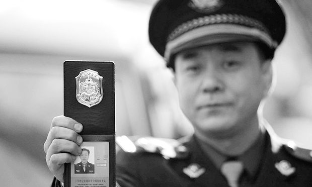 公安部：群眾并非能夠隨意拍攝,，執(zhí)法民警有權(quán)事后亮證件