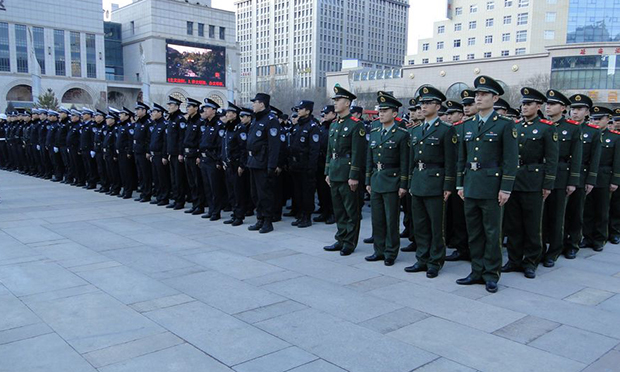 中共中央印發(fā)《關(guān)于新形勢下加強(qiáng)政法隊伍建設(shè)的意見》