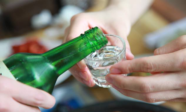 打賭飲6瓶白酒 同桌飲酒者是否有照顧義務(wù)