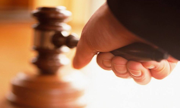 洛陽“情夫虐童案”：生母獲刑10年 施暴者被判無期