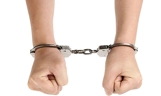 男子無(wú)照駕駛肇事逃逸，交通肇事逃逸的法律責(zé)任
