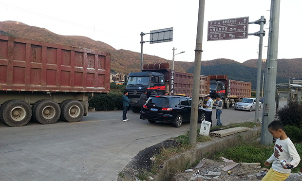 廣東7市將對(duì)超限超載車(chē)輛設(shè)“黑名單庫(kù)”