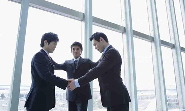 勞務派遣期間致人損害,，由誰承擔雇主責任,？