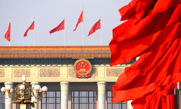 國歌法草案二審 侮辱國歌或?qū)⒈蛔肪啃淌仑?zé)任