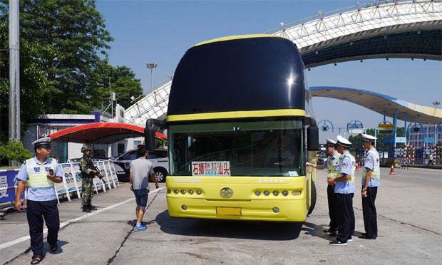 公安部門向旅游交通亂象亮劍 曝光公路旅游客運(yùn)四大亂象