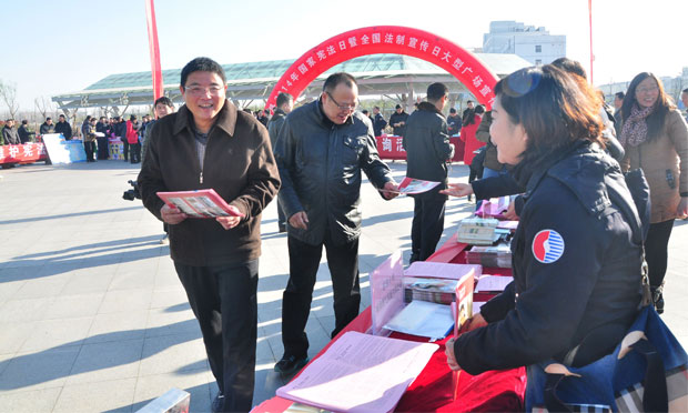 如何讓普法嵌入執(zhí)法全過程？ 須以案說法就案普法